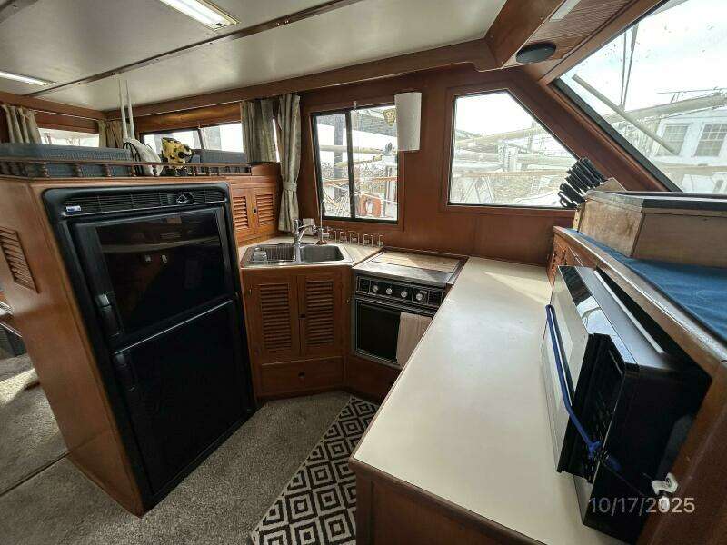 40' Kha Shing galley1 40' Kha Shing galley1