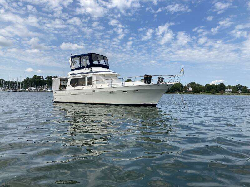 40' Kha Shing starboard forward profile1 40' Kha Shing starboard forward profile1