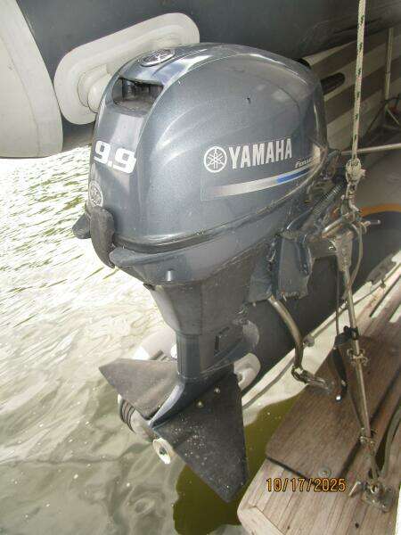 40' Kha Shing tender outboard 40' Kha Shing tender outboard
