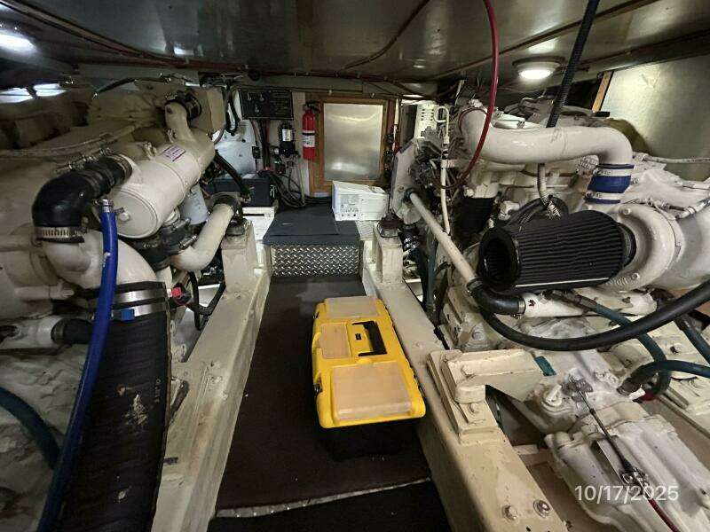 40' Kha Shing engine room forward 40' Kha Shing engine room forward