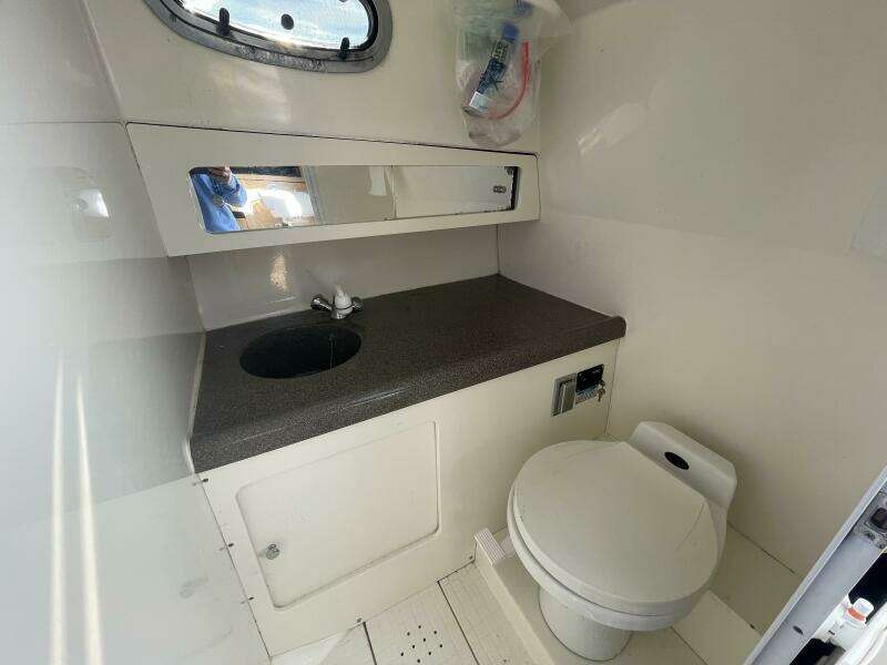 Mad Fish 28ft Boston Whaler Yacht For Sale