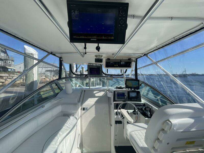 Mad Fish 28ft Boston Whaler Yacht For Sale