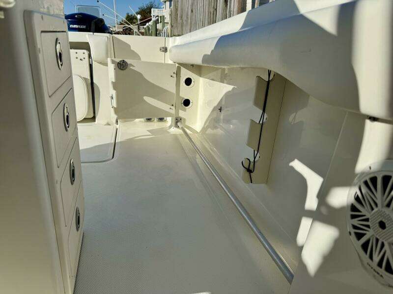33ft Hydra Sports Yacht For Sale