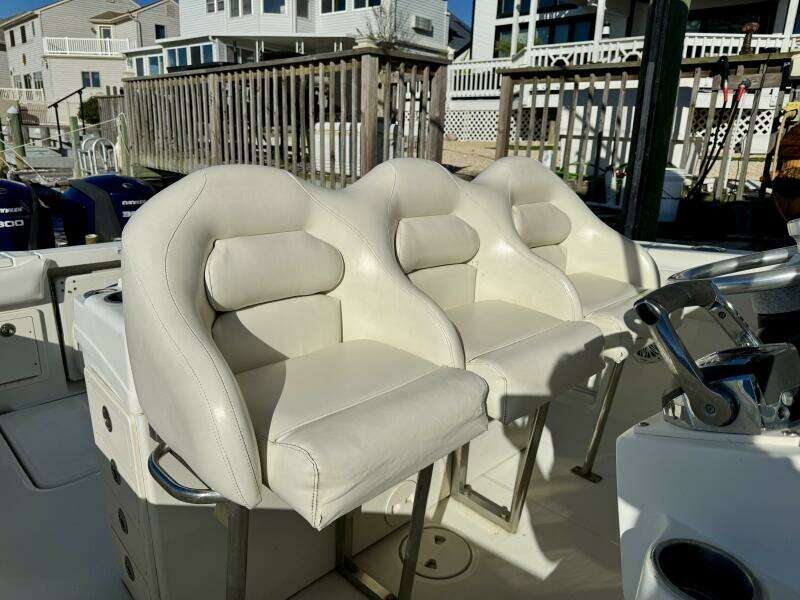 33ft Hydra Sports Yacht For Sale