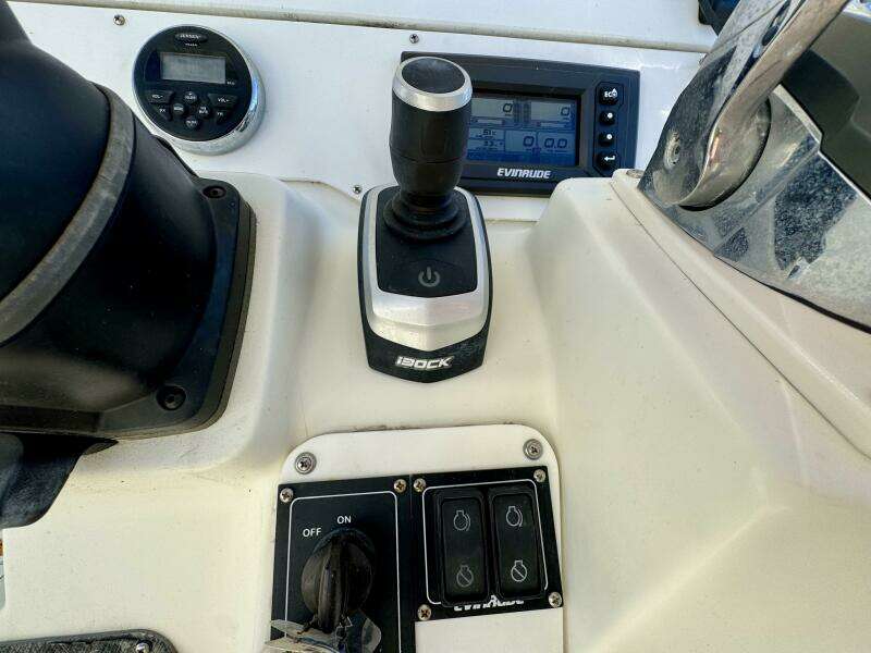 33ft Hydra Sports Yacht For Sale