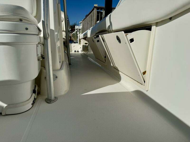 33ft Hydra Sports Yacht For Sale