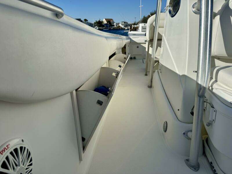 33ft Hydra Sports Yacht For Sale