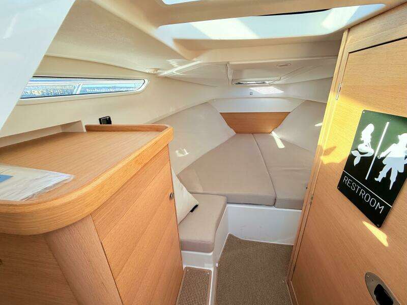 30ft Nimbus Yacht For Sale