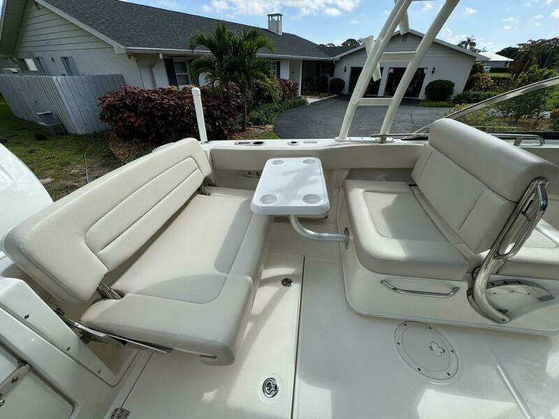 23ft Boston Whaler Yacht For Sale 23ft Boston Whaler Yacht For Sale