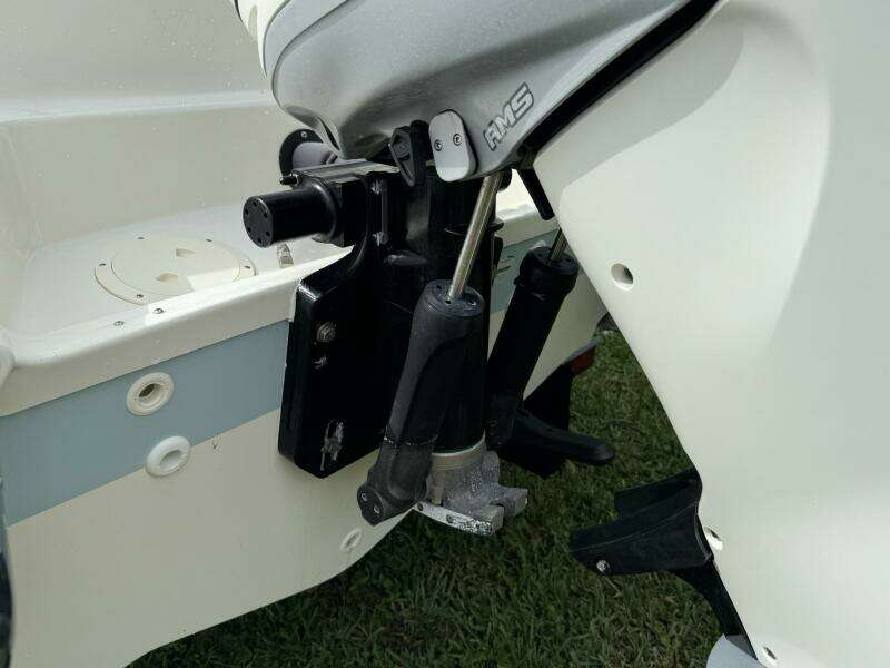 23ft Boston Whaler Yacht For Sale 23ft Boston Whaler Yacht For Sale
