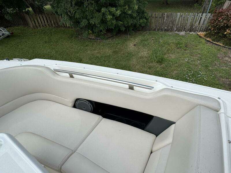 23ft Boston Whaler Yacht For Sale 23ft Boston Whaler Yacht For Sale