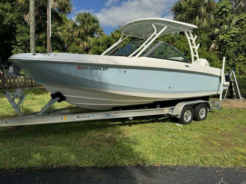 23ft Boston Whaler Yacht For Sale 23ft Boston Whaler Yacht For Sale
