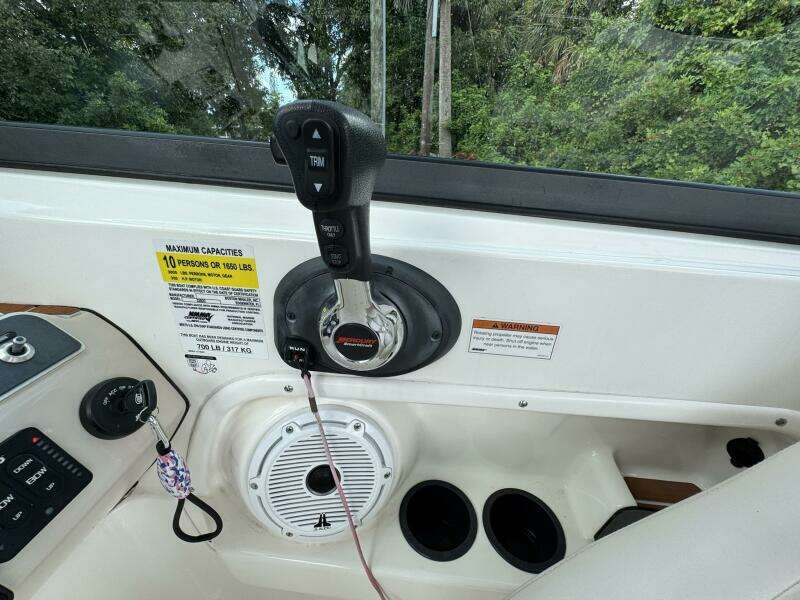 23ft Boston Whaler Yacht For Sale 23ft Boston Whaler Yacht For Sale