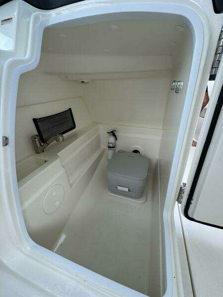 23ft Boston Whaler Yacht For Sale 23ft Boston Whaler Yacht For Sale