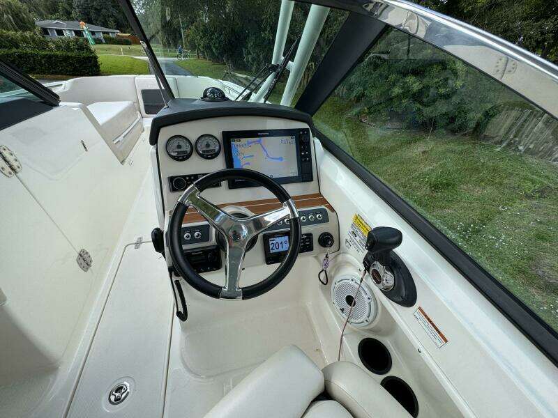 23ft Boston Whaler Yacht For Sale 23ft Boston Whaler Yacht For Sale
