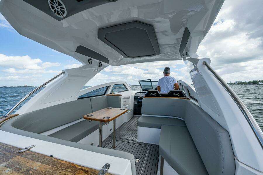 XURU 34ft NX Boats Yacht For Sale