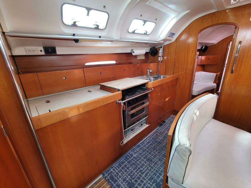 Perigee 43ft Beneteau Yacht For Sale
