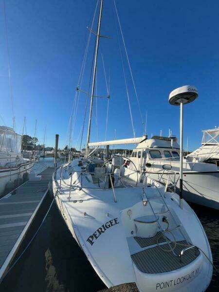 Perigee 43ft Beneteau Yacht For Sale