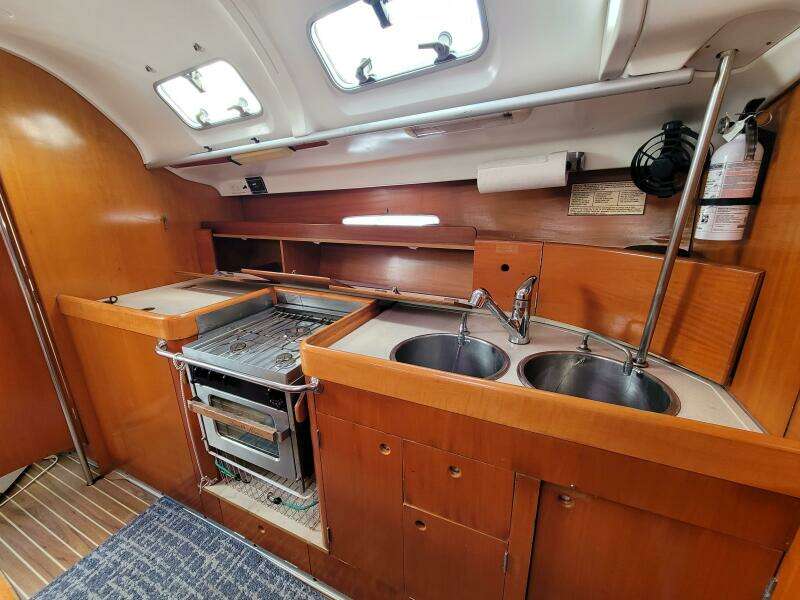 Perigee 43ft Beneteau Yacht For Sale