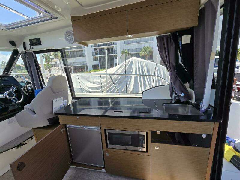 34ft Jeanneau Yacht For Sale