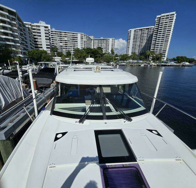 34ft Jeanneau Yacht For Sale