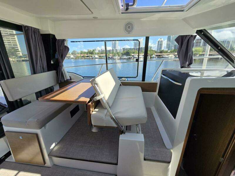 34ft Jeanneau Yacht For Sale