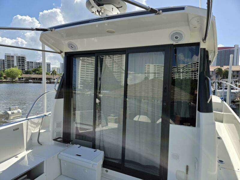 34ft Jeanneau Yacht For Sale