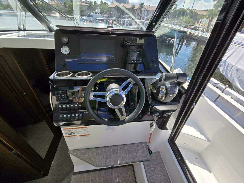 34ft Jeanneau Yacht For Sale