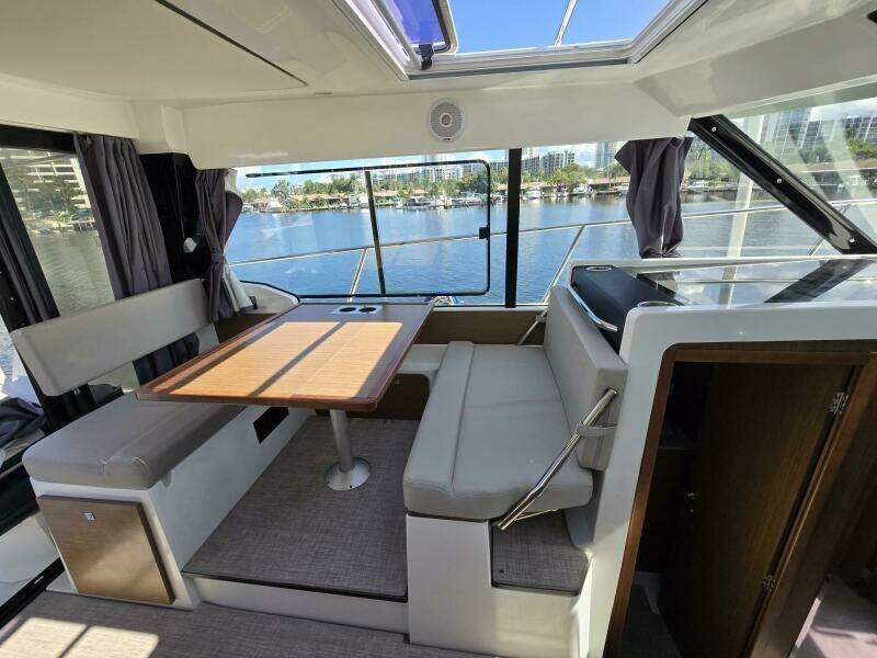 34ft Jeanneau Yacht For Sale