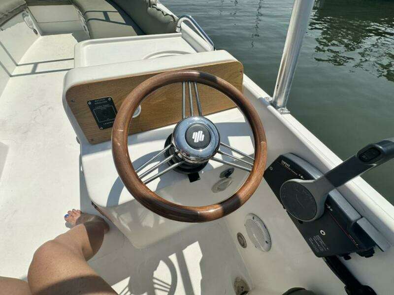 VENETIAN VISION 2 24ft Custom Yacht For Sale
