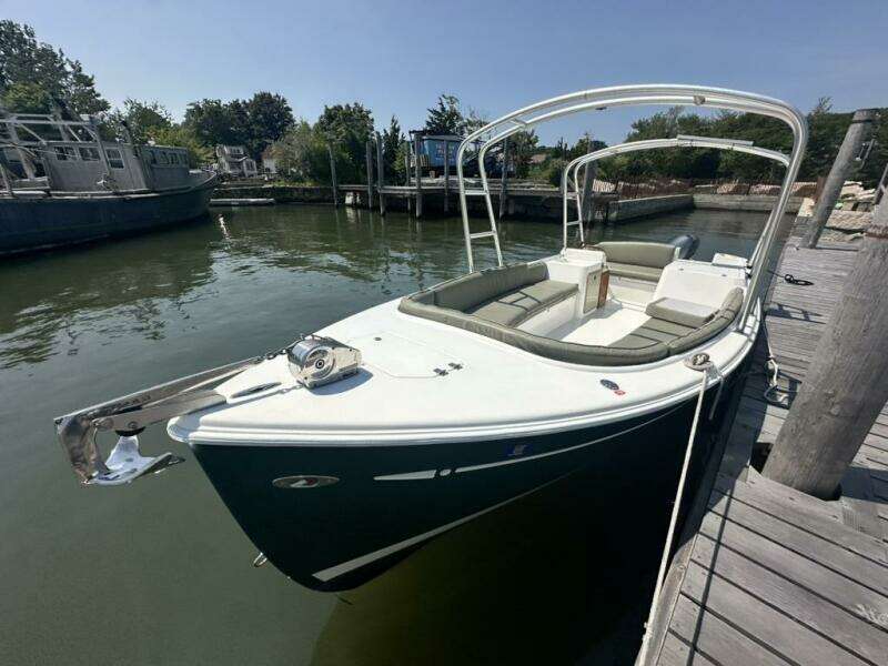 VENETIAN VISION 2 24ft Custom Yacht For Sale