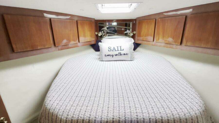 Egg Harbor 37 VALAHSEA - Master Stateroom