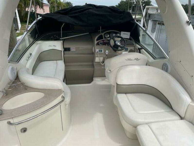 26ft Sea Ray Yacht For Sale