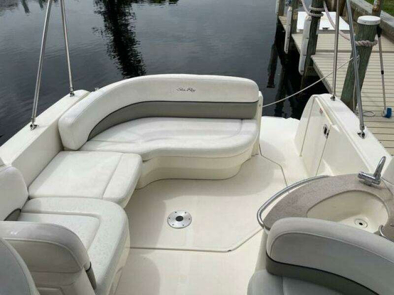 26ft Sea Ray Yacht For Sale