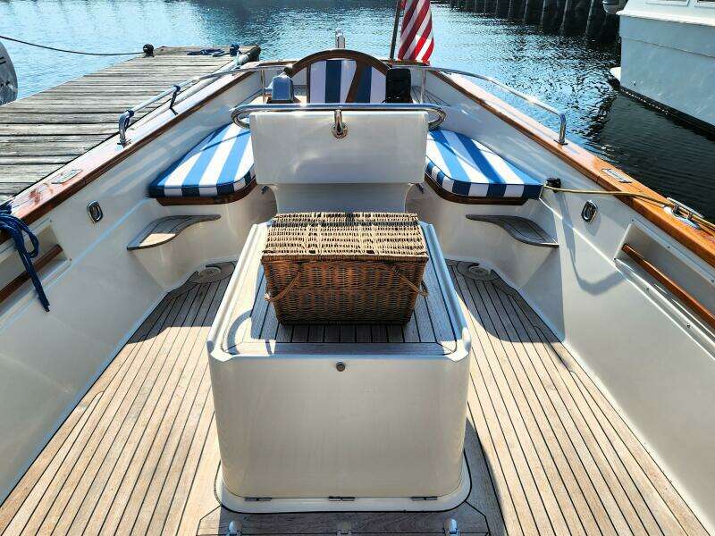 Sir John Hawkins 27ft Custom Yacht For Sale