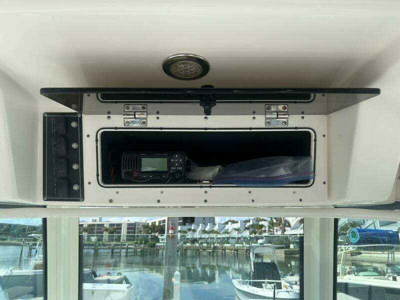 Helm Radio 