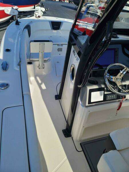 28ft Robalo Yacht For Sale