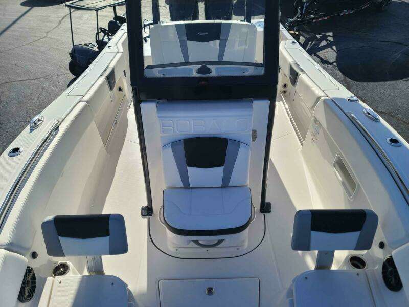 28ft Robalo Yacht For Sale