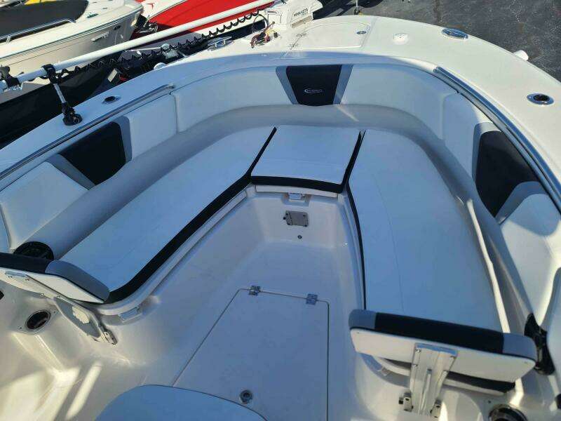 28ft Robalo Yacht For Sale