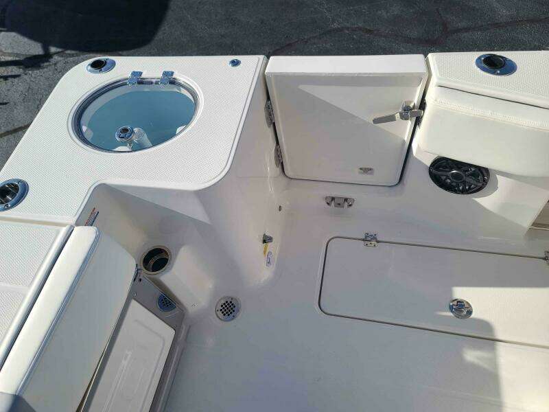 28ft Robalo Yacht For Sale