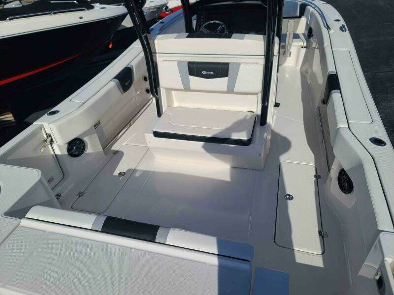 28ft Robalo Yacht For Sale