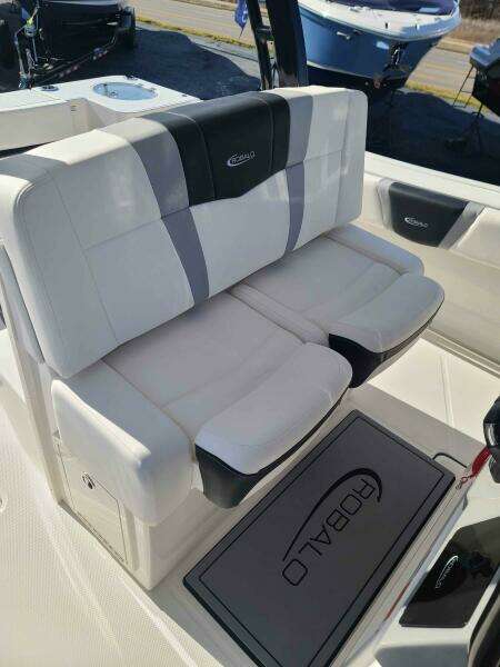28ft Robalo Yacht For Sale