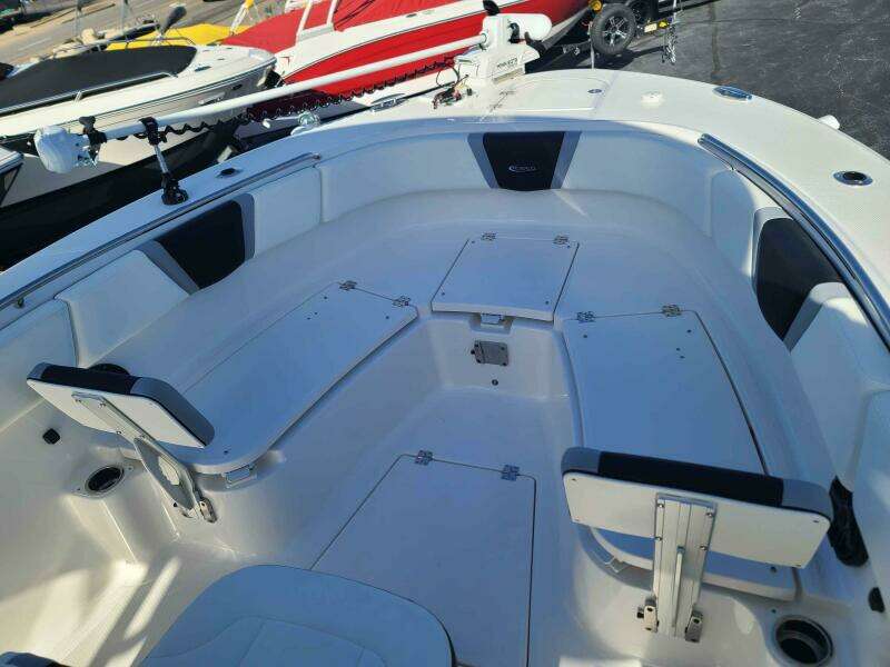 28ft Robalo Yacht For Sale