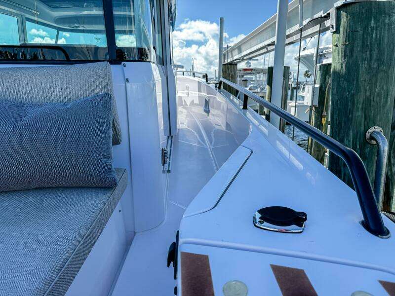 37ft Axopar Yacht For Sale
