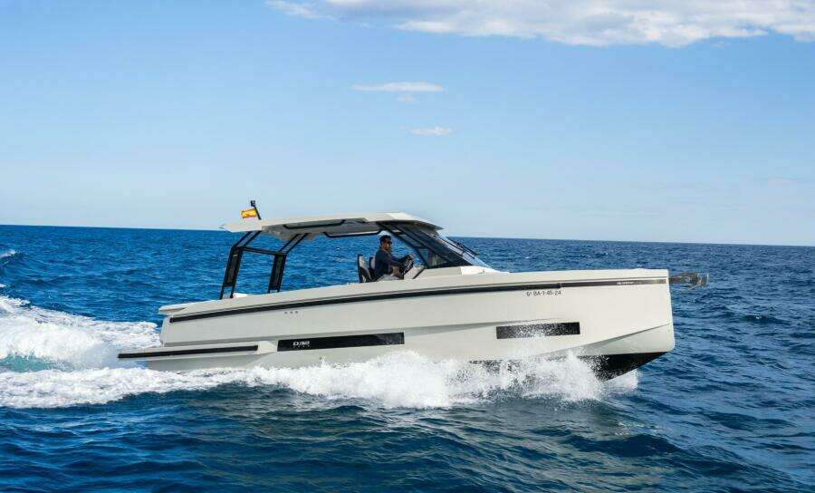 32ft De Antonio Yacht For Sale