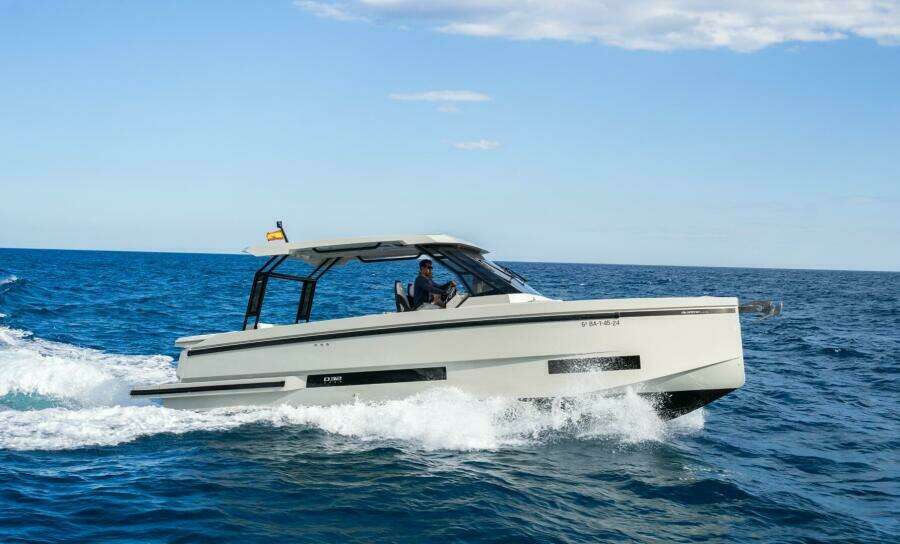 32ft De Antonio Yacht For Sale