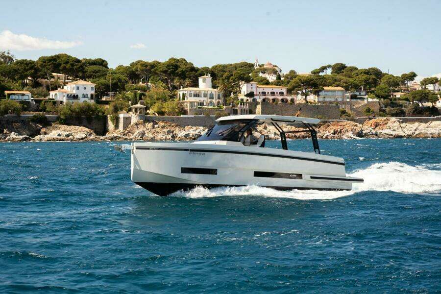 32ft De Antonio Yacht For Sale