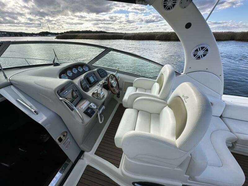 34ft Sea Ray Yacht For Sale