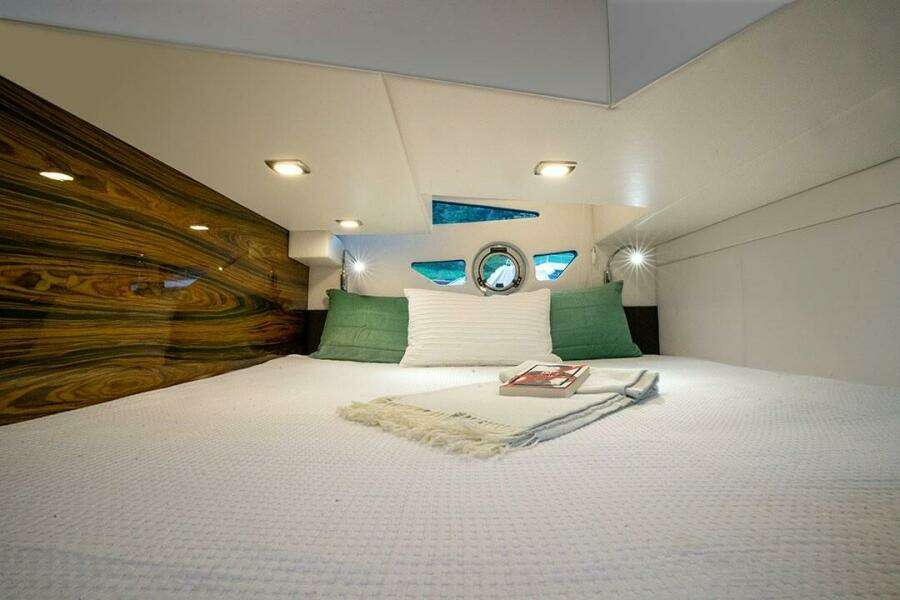 Custom Order Your 28 SC 28ft Cobrey Yacht For Sale