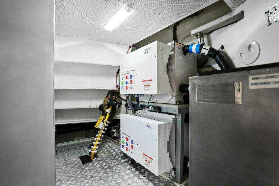 2021 Sirena 64- DESTIN-E- Engine Room